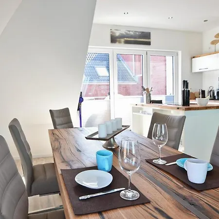 Dock Zwo Palais Garteneck *